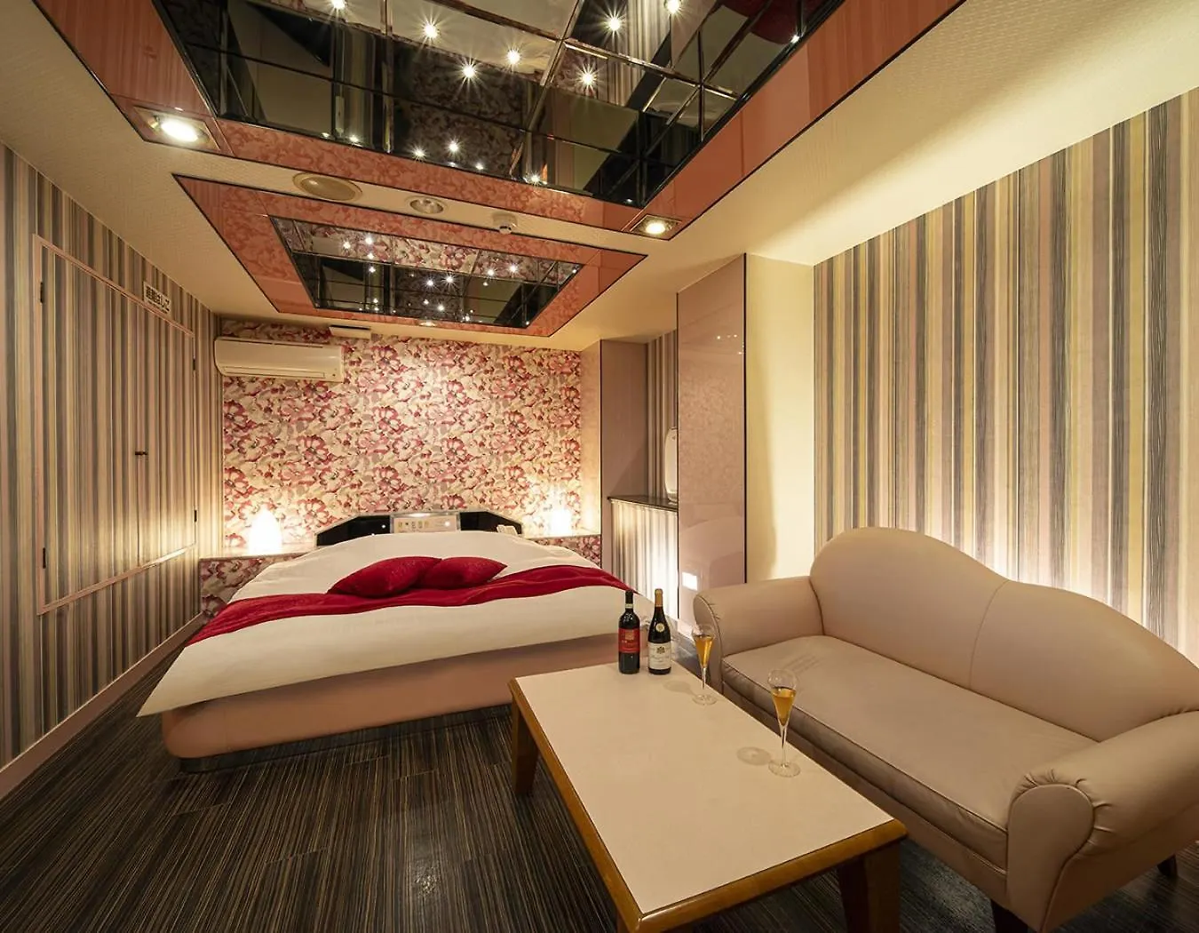 Hotel del amor Hotel Jardin De Fleurs (Adults Only) Kioto
